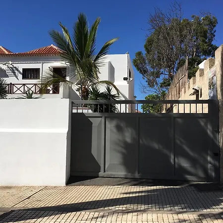 בית הארחה Americas Family *