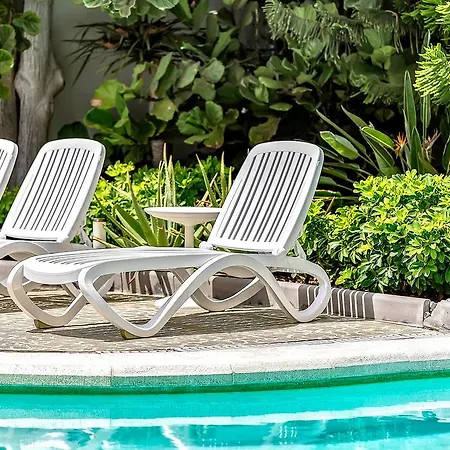 Americas Family בית הארחה *