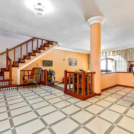 בית הארחה Americas Family