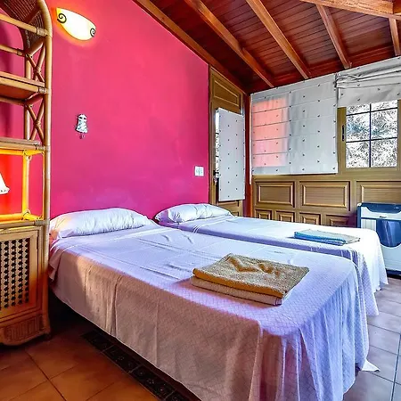 Americas Family בית הארחה